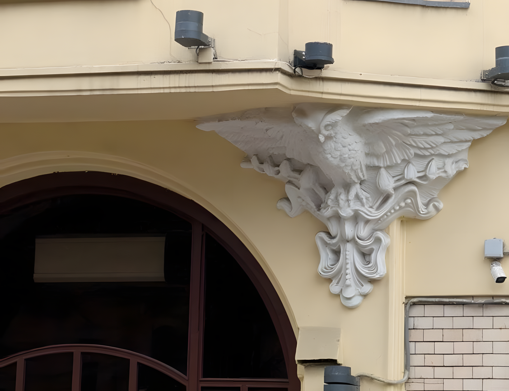 Звери на фасадах: от Арбатской до Кропоткинской — фото с маршрута 1